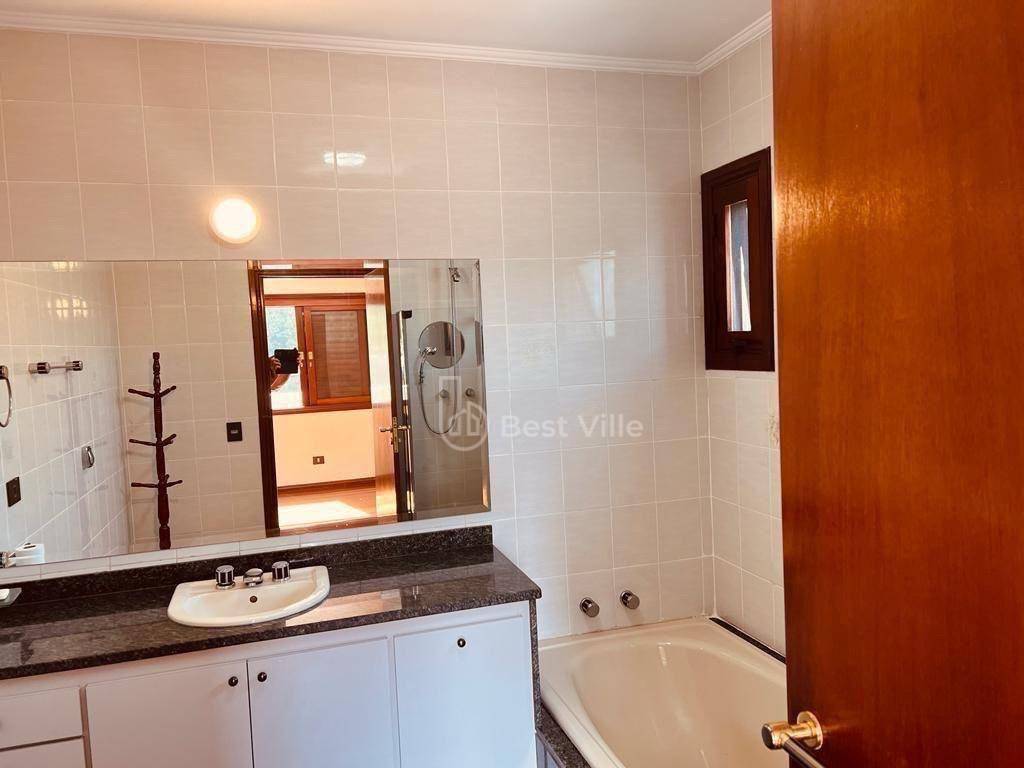 Casa de Condomínio à venda e aluguel com 4 quartos, 500m² - Foto 2