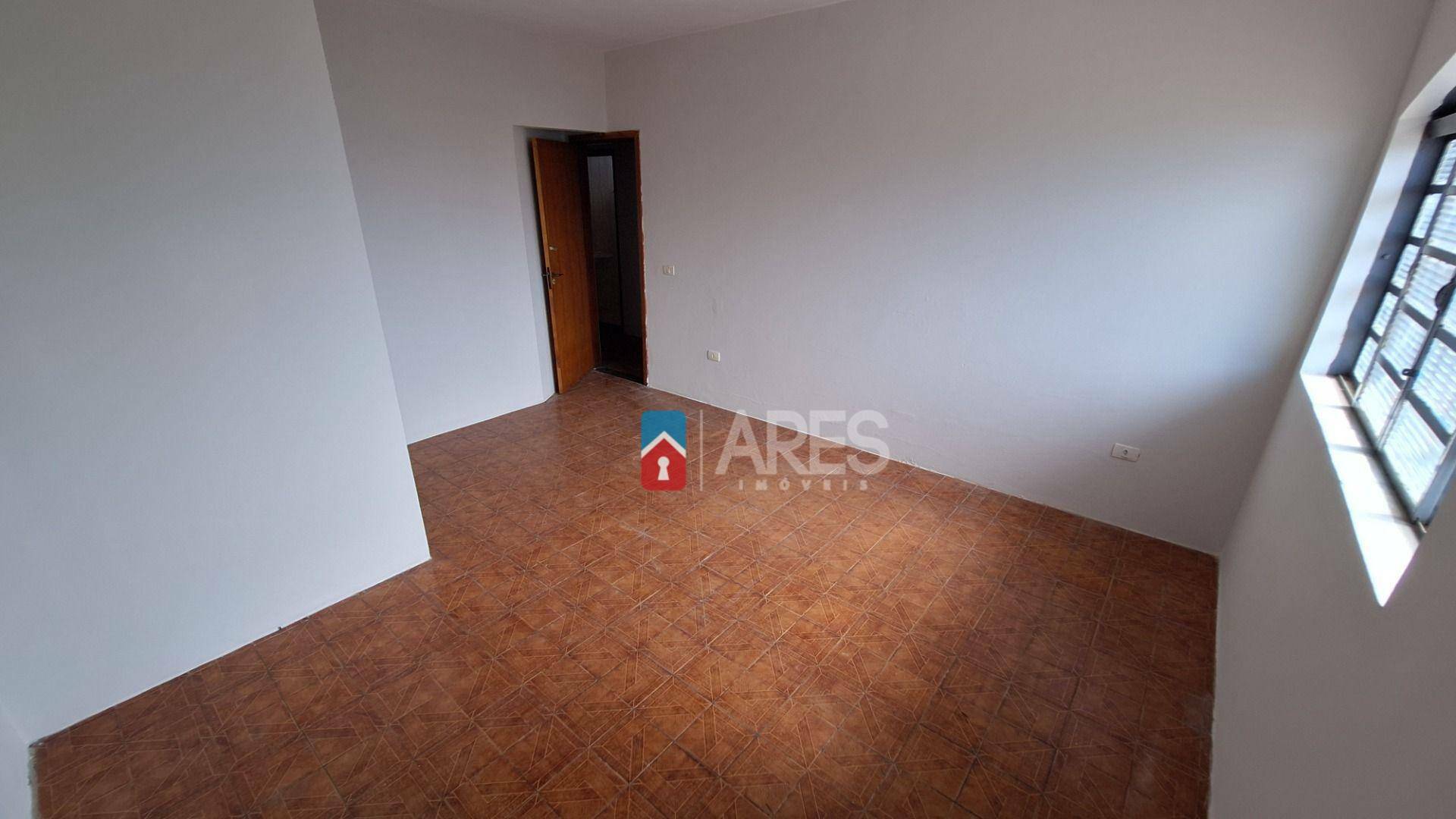 Casa à venda com 5 quartos, 169m² - Foto 4