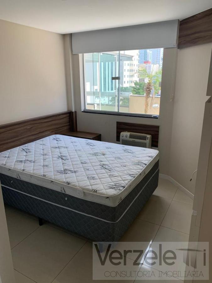 Apartamento para alugar com 3 quartos, 170m² - Foto 13