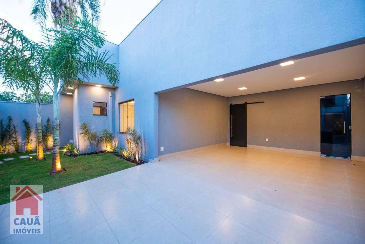 Casa à venda com 3 quartos, 205m² - Foto 1