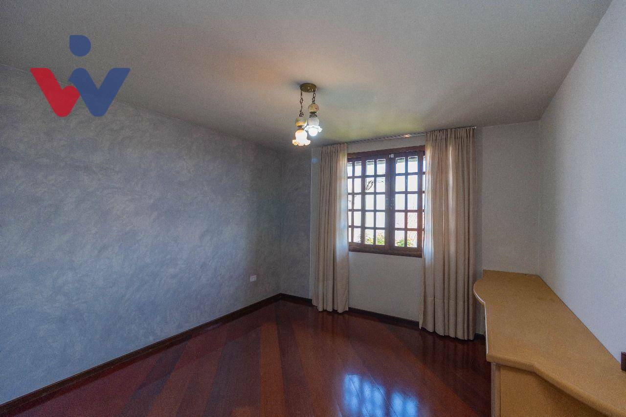 Casa para alugar com 4 quartos, 329m² - Foto 30