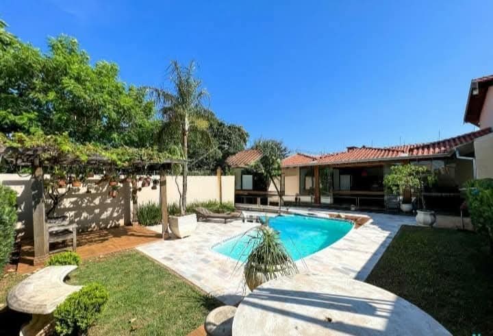 Casa à venda com 3 quartos, 540m² - Foto 1