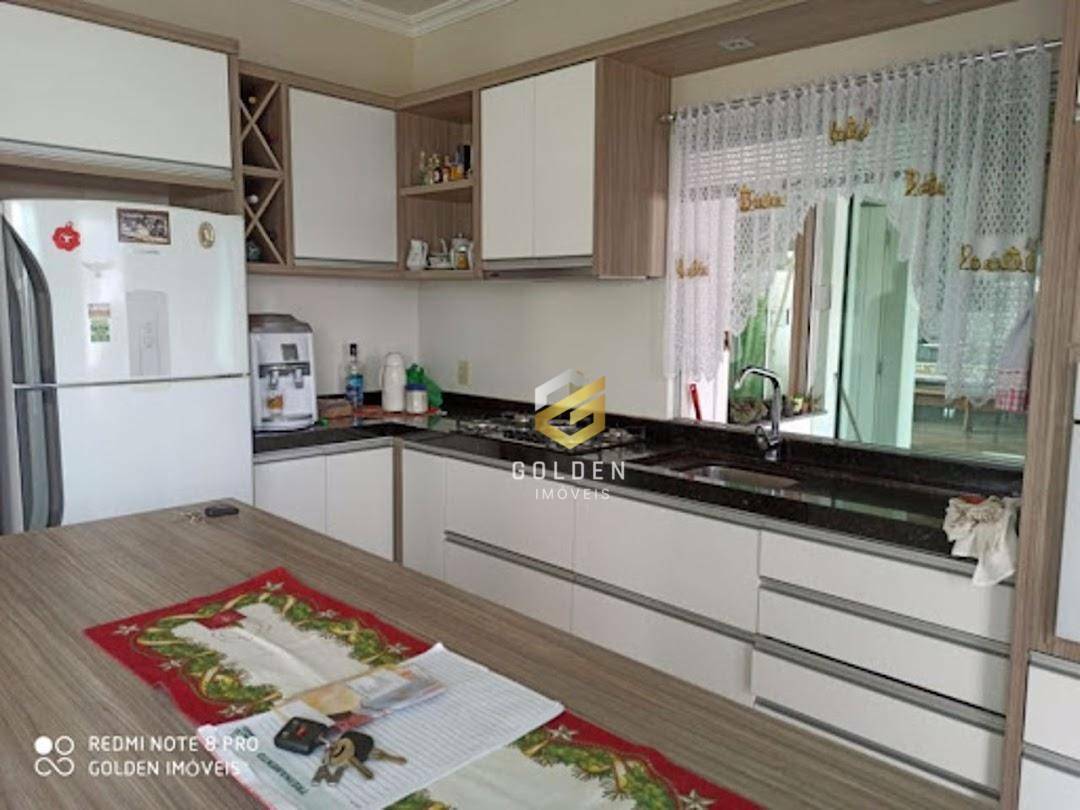 Casa à venda com 3 quartos, 130m² - Foto 4