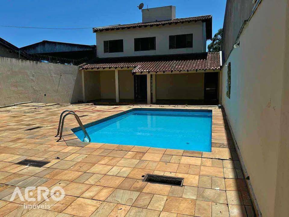 Casa, 6 quartos, 416 m² - Foto 1