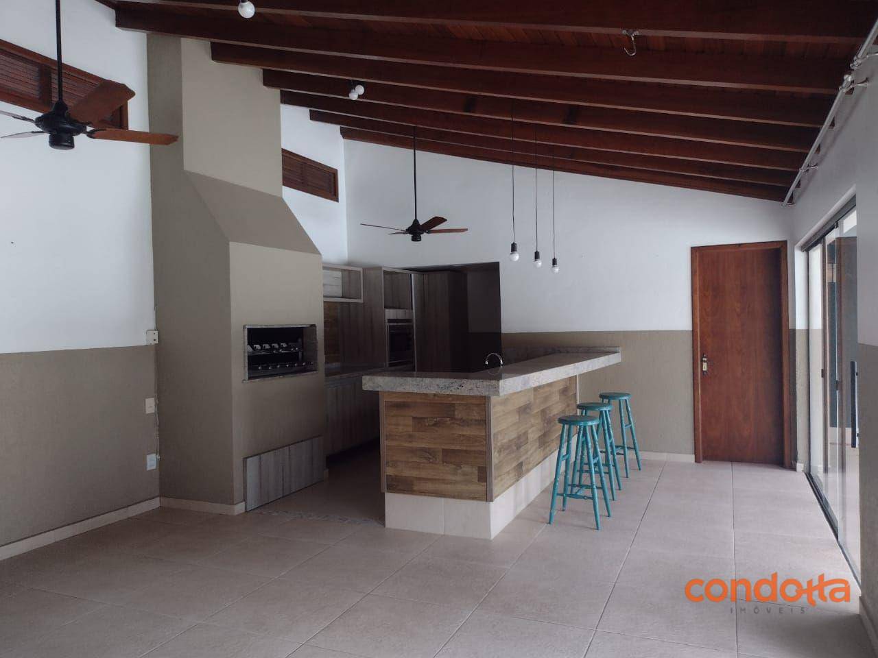 Casa para alugar com 3 quartos, 200m² - Foto 33