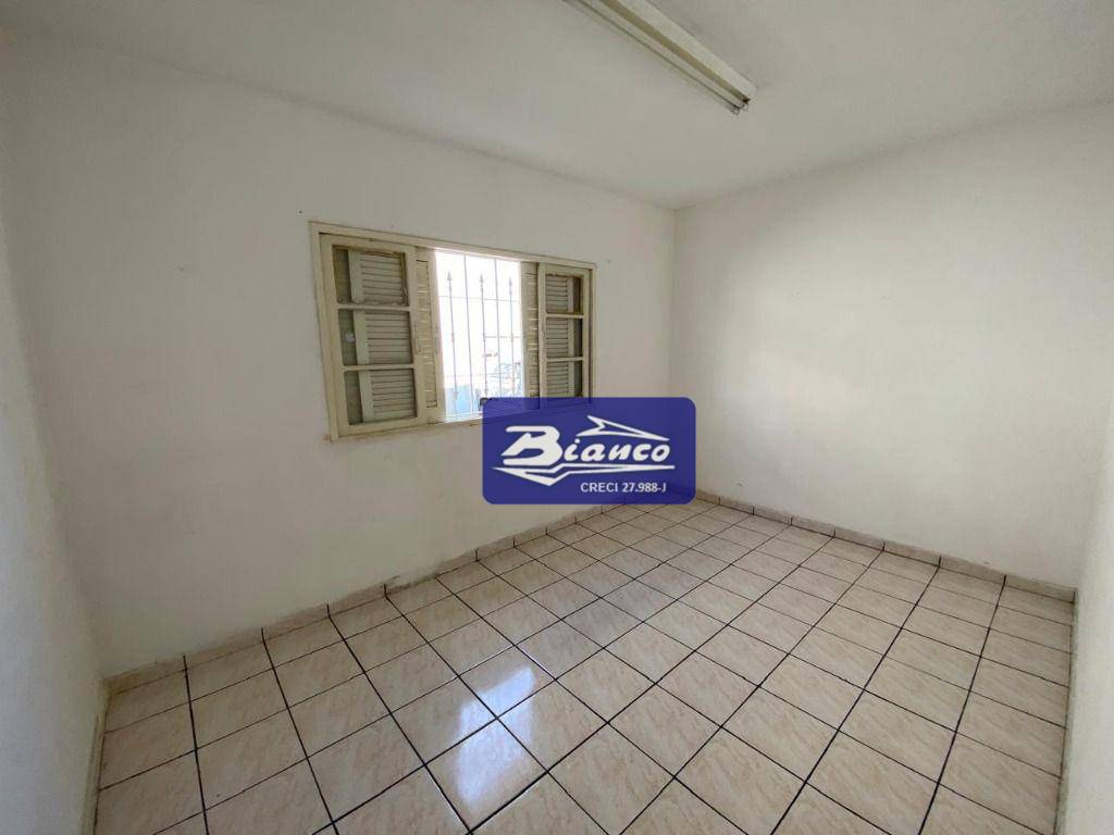 Sobrado à venda e aluguel com 3 quartos, 200m² - Foto 19