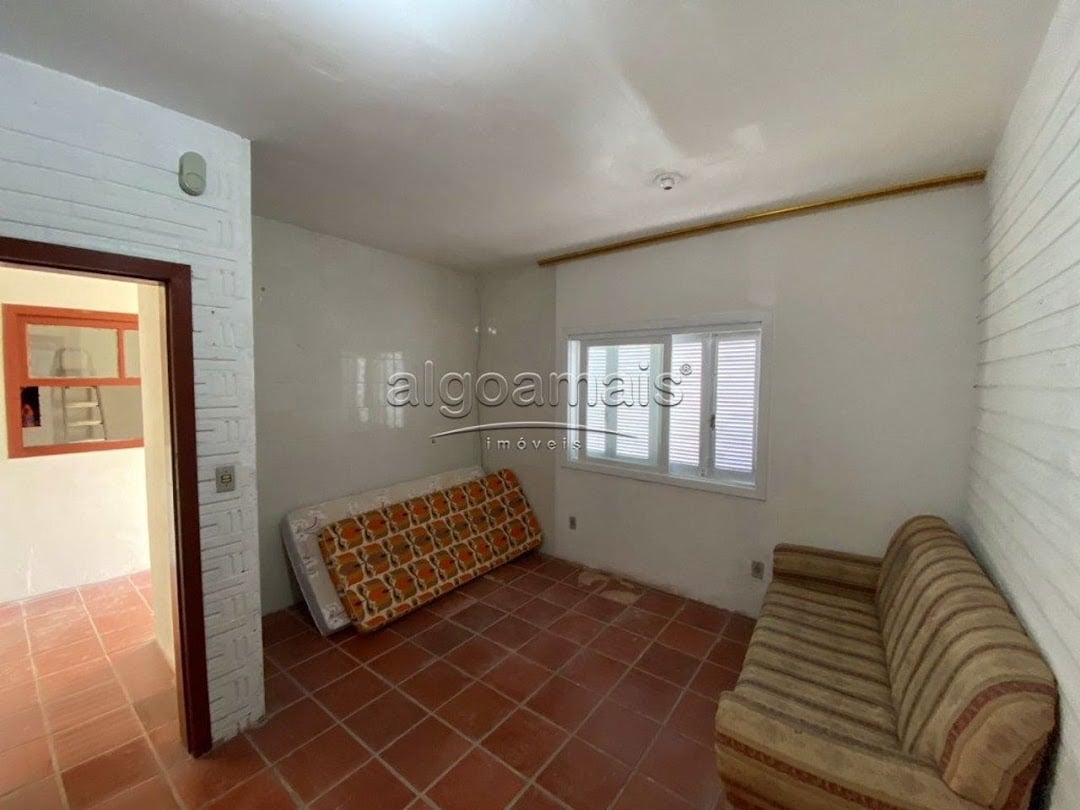 Casa à venda com 3 quartos, 95m² - Foto 2