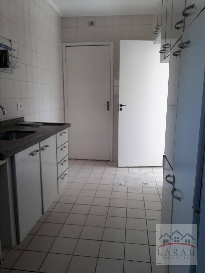 Apartamento à venda com 3 quartos, 75m² - Foto 13