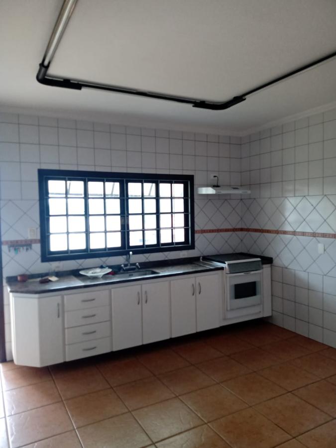 Casa à venda com 3 quartos, 283m² - Foto 1
