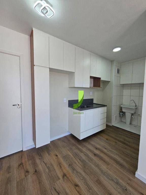 Apartamento para alugar com 2 quartos, 39m² - Foto 2