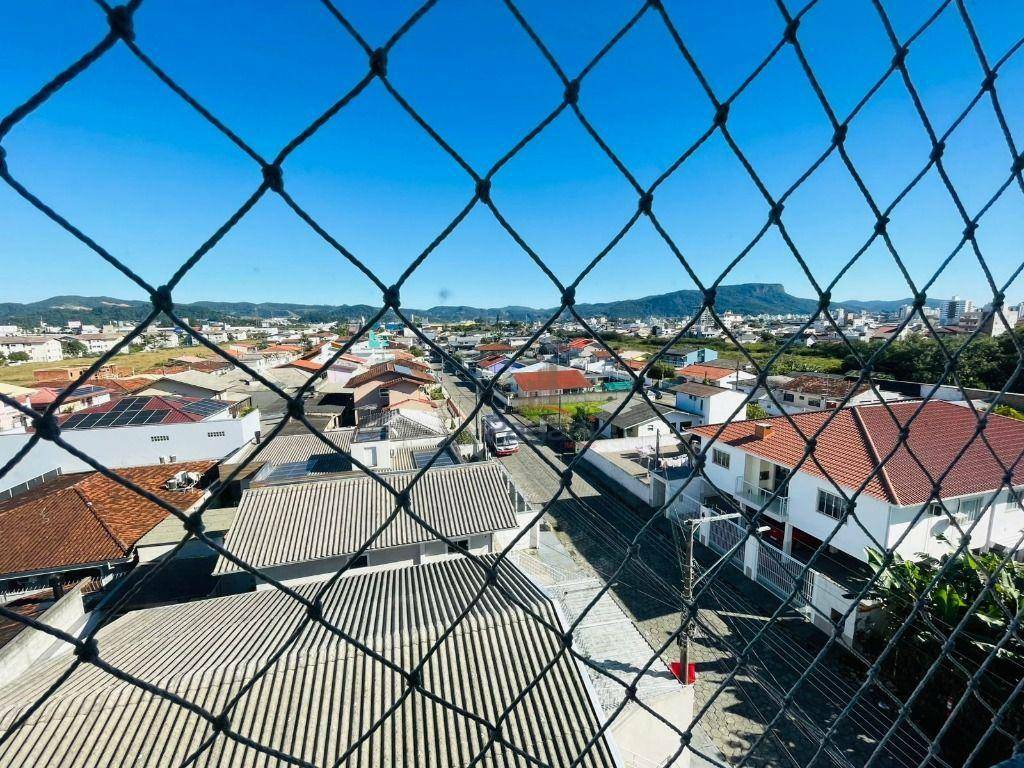 Apartamento para alugar com 2 quartos, 69m² - Foto 2