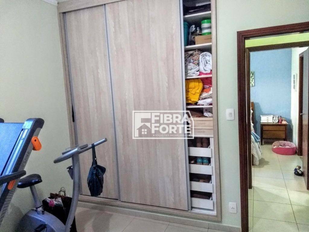 Casa à venda com 3 quartos, 220m² - Foto 17