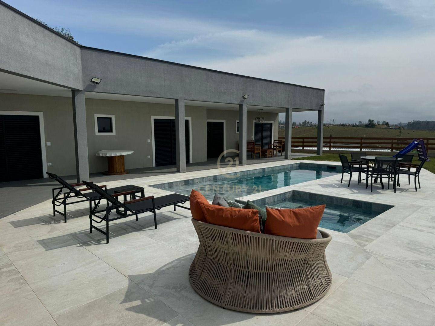 Casa à venda com 6 quartos, 480m² - Foto 2