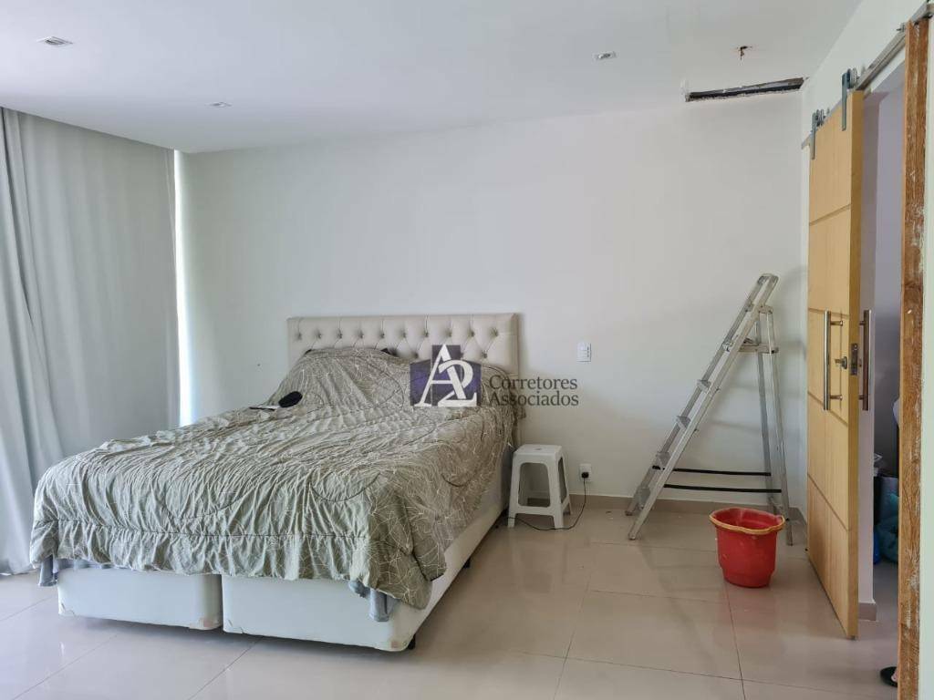 Casa à venda com 3 quartos, 215m² - Foto 13