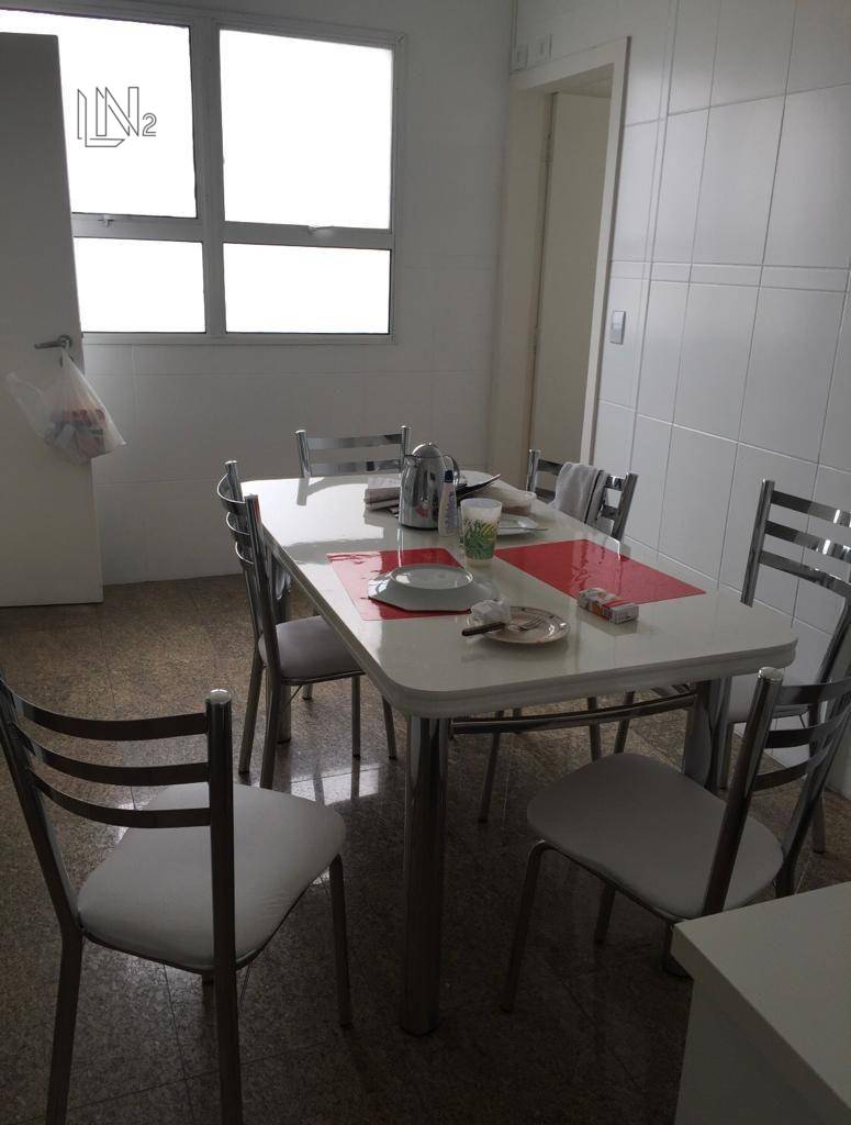 Apartamento à venda com 4 quartos, 180m² - Foto 12