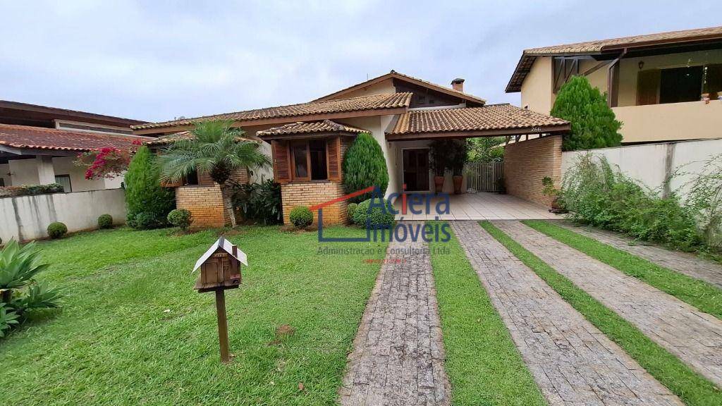 Casa de Condomínio para alugar com 3 quartos, 176m² - Foto 1