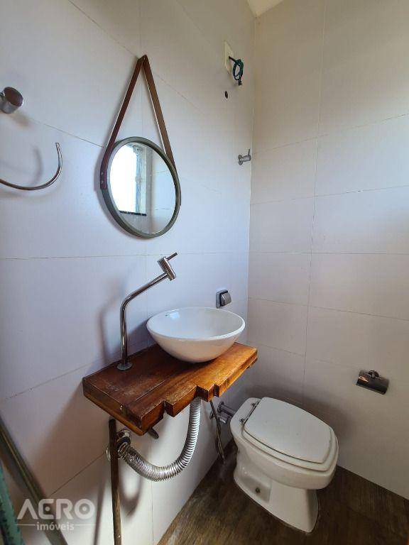 Casa de Condomínio à venda e aluguel com 3 quartos, 210m² - Foto 4