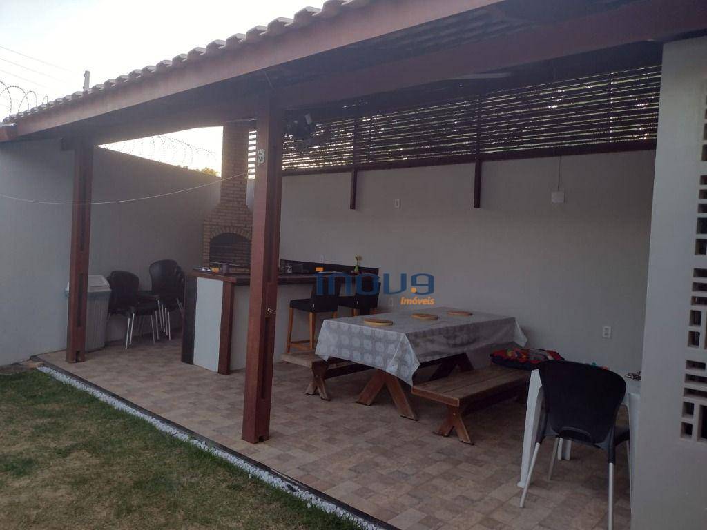 Casa à venda com 3 quartos, 100m² - Foto 2