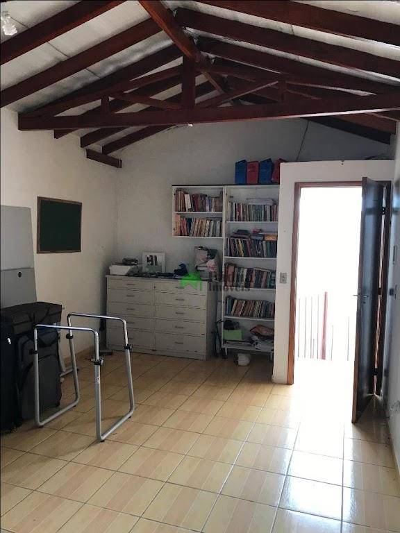 Casa à venda com 1 quarto, 144m² - Foto 8