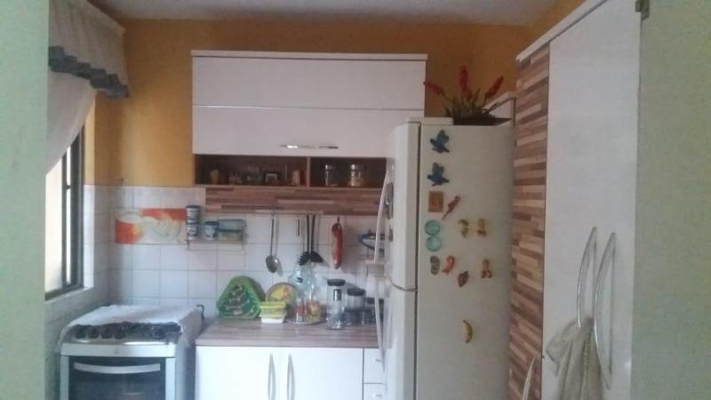 Casa à venda com 2 quartos, 90m² - Foto 3