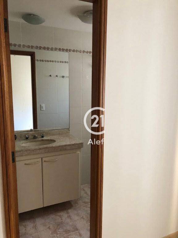 Apartamento para alugar com 3 quartos, 110m² - Foto 14