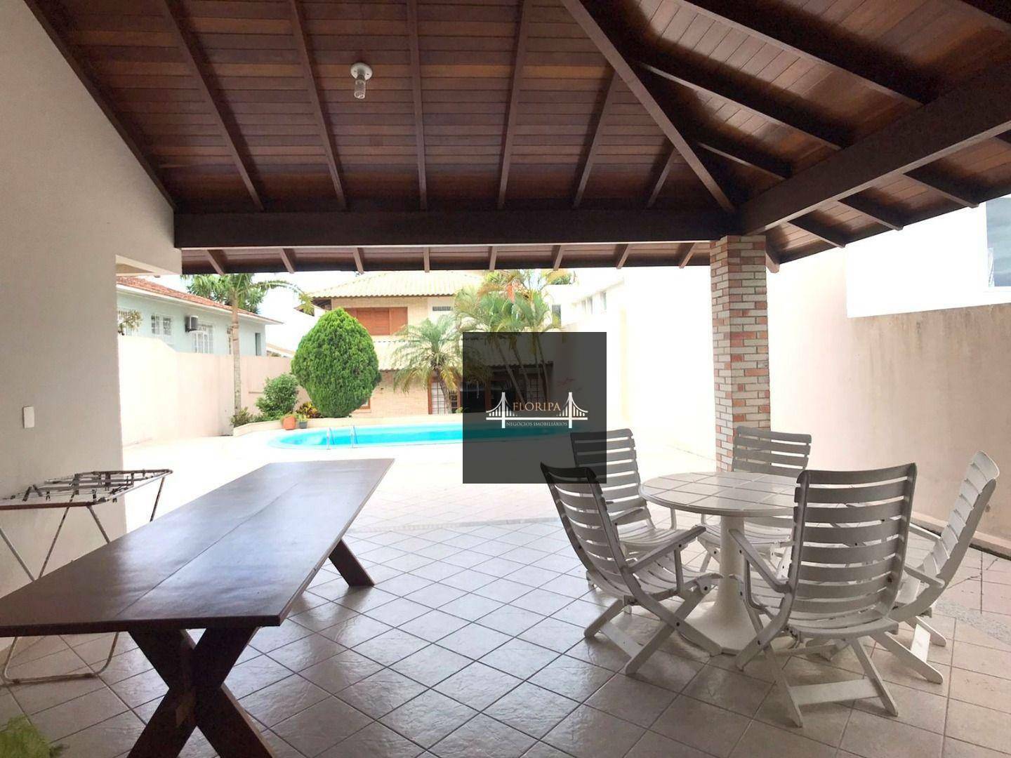 Casa à venda com 4 quartos, 325m² - Foto 24