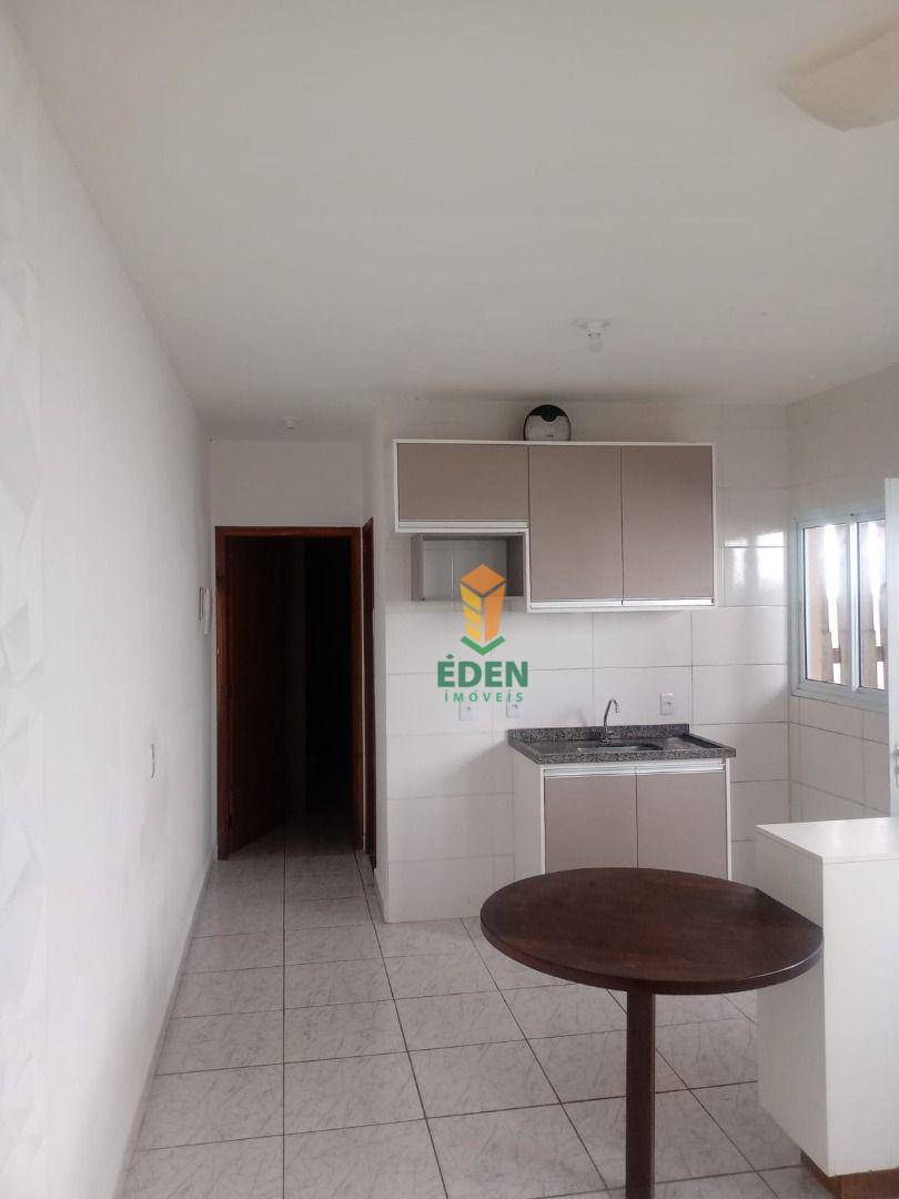 Casa à venda com 2 quartos, 60m² - Foto 11