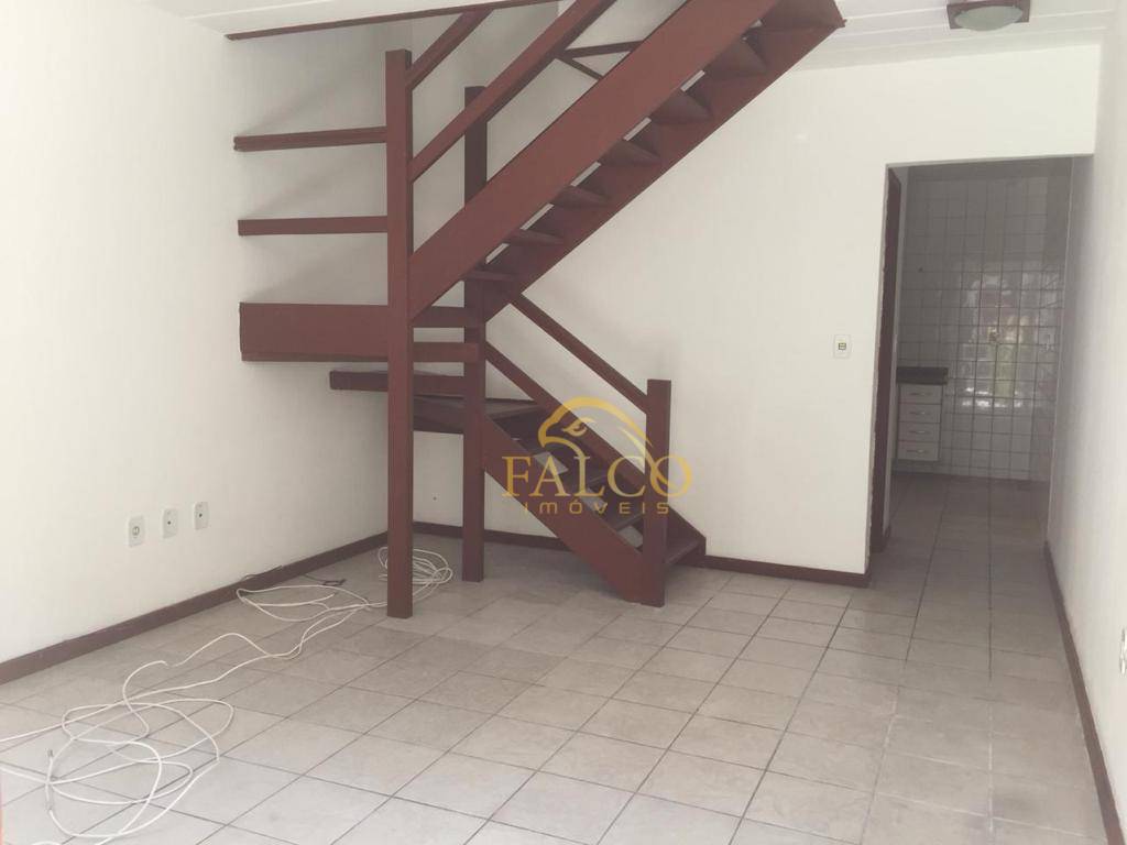 Casa para alugar com 2 quartos, 70m² - Foto 1