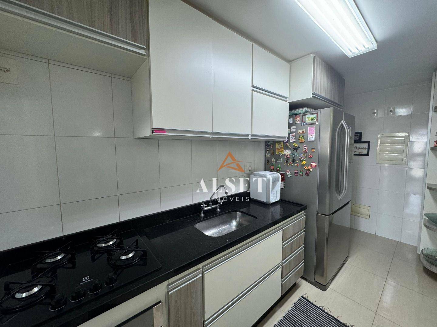 Apartamento à venda com 3 quartos, 103m² - Foto 6