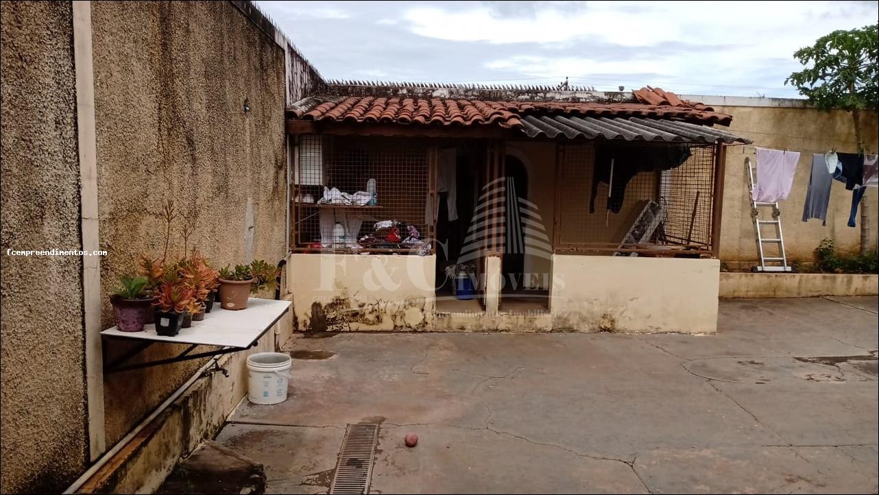 Sobrado à venda com 3 quartos, 299m² - Foto 3