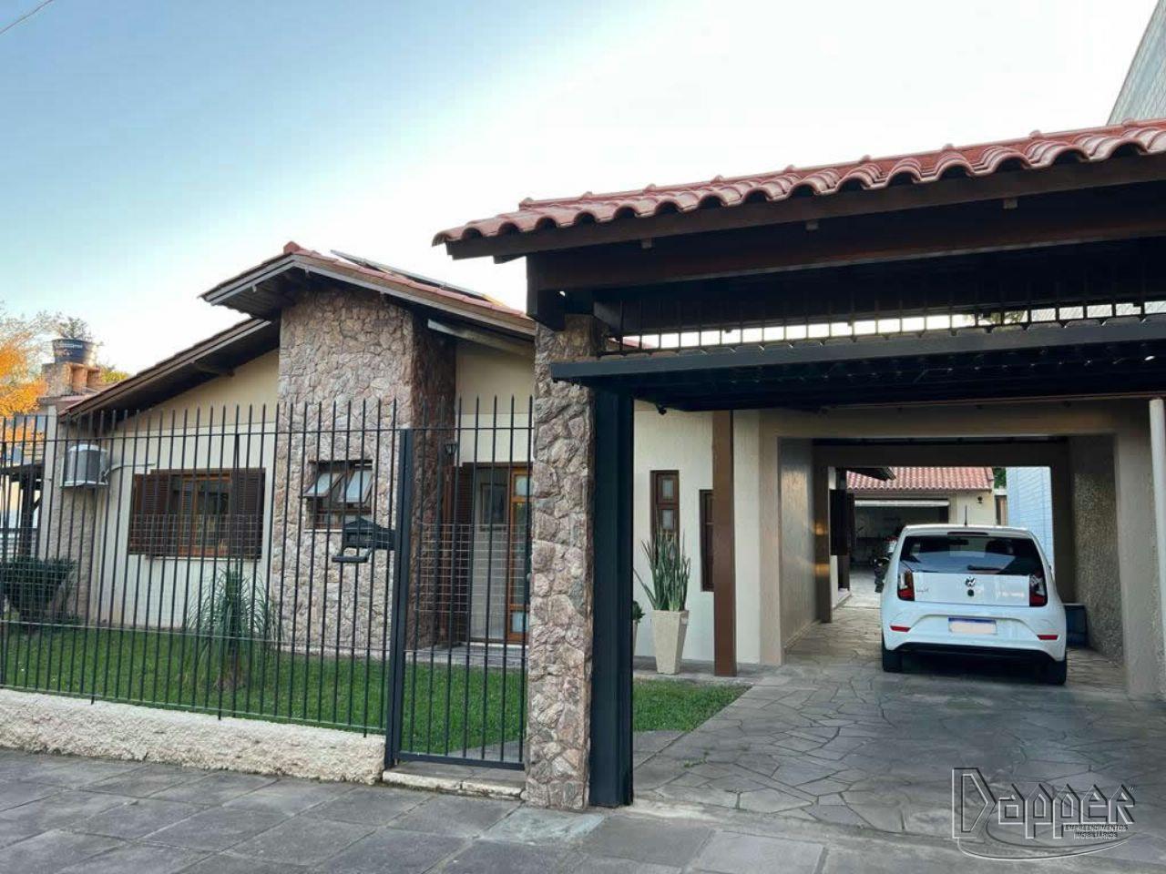 Casa à venda com 3 quartos, 234m² - Foto 1