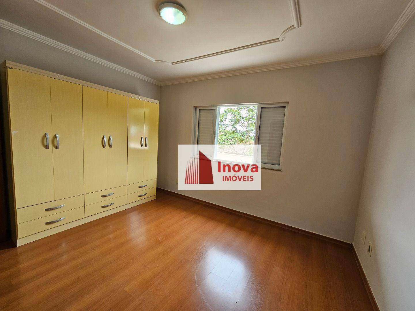 Casa para alugar com 4 quartos, 220m² - Foto 34