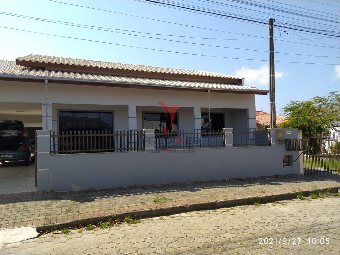 Casa à venda com 4 quartos, 140m² - Foto 1