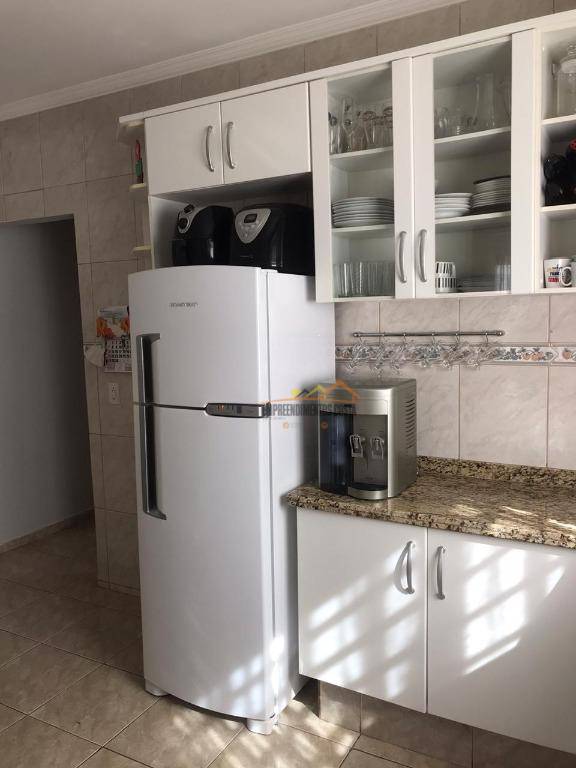 Casa à venda com 5 quartos, 212m² - Foto 10