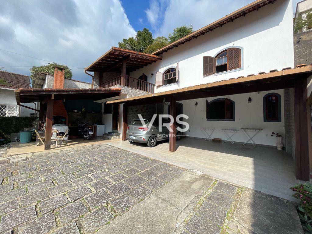 Casa à venda com 3 quartos, 238m² - Foto 4