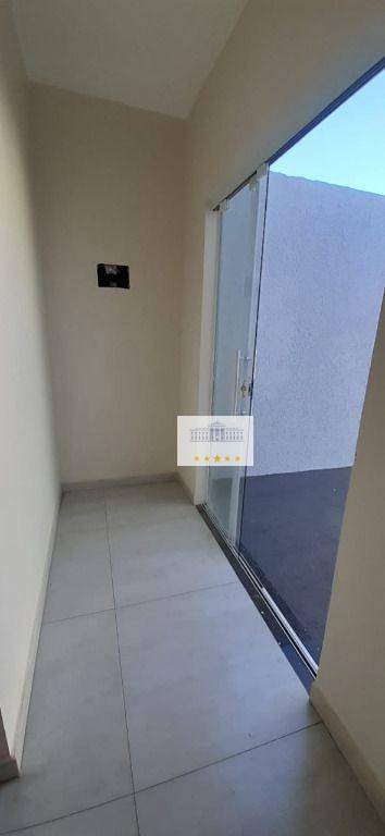 Casa à venda com 2 quartos, 69m² - Foto 3