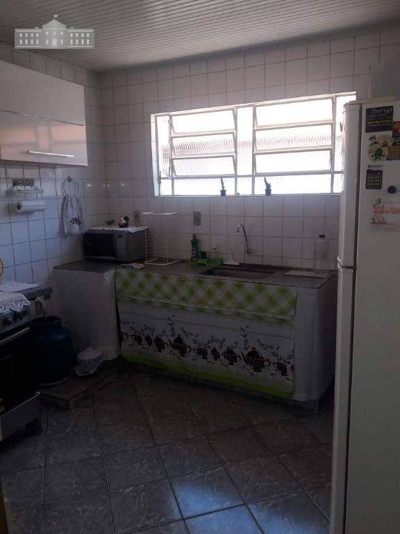 Casa à venda com 5 quartos, 130m² - Foto 9