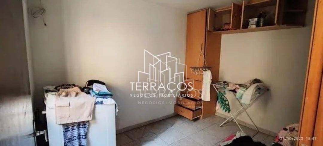 Casa à venda com 4 quartos, 226m² - Foto 17