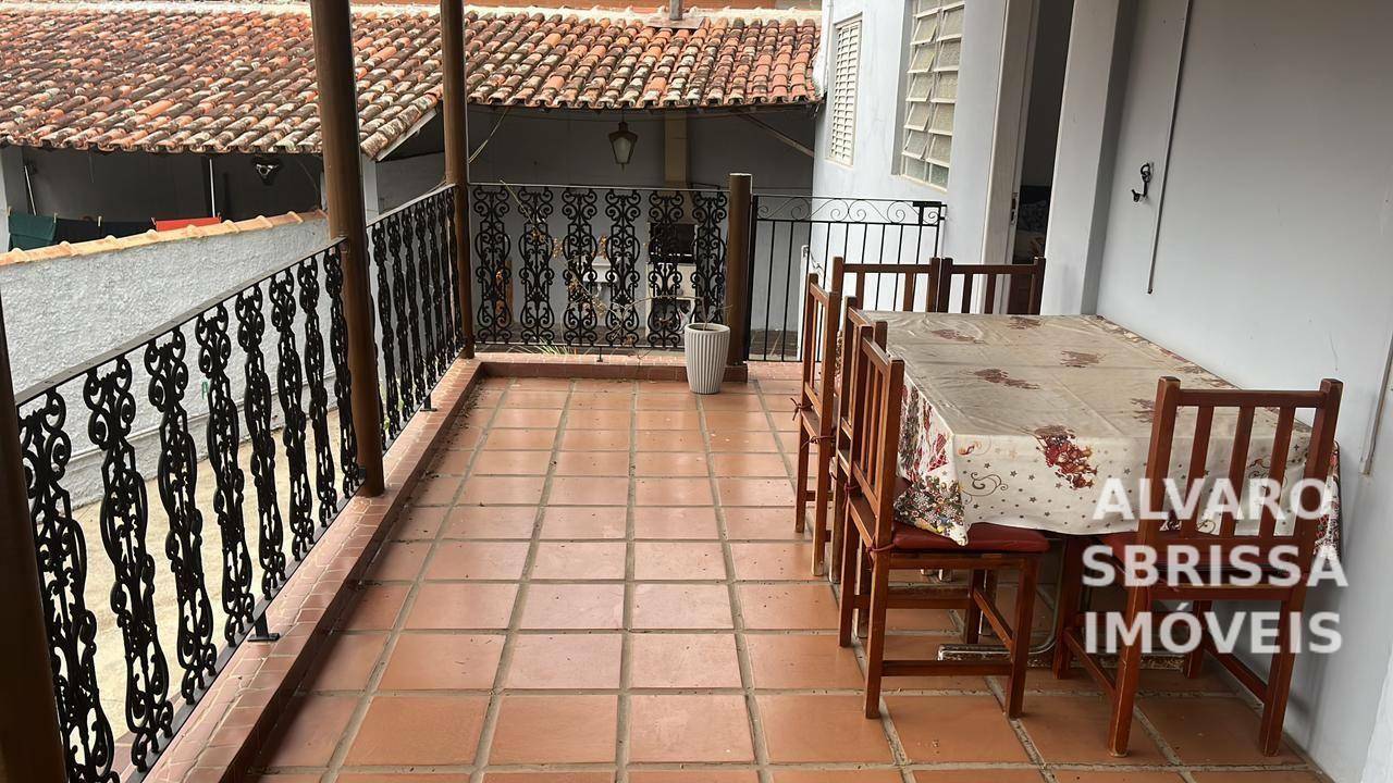 Casa à venda com 3 quartos, 237m² - Foto 13