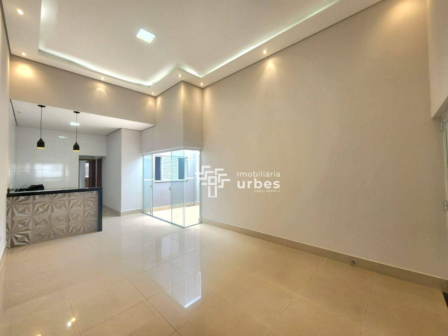 Casa à venda com 3 quartos, 119m² - Foto 1