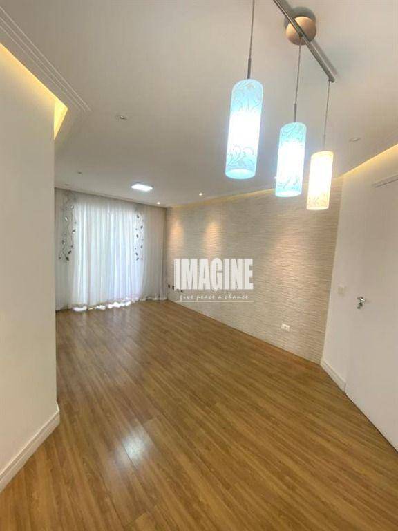 Apartamento à venda com 2 quartos, 65m² - Foto 1