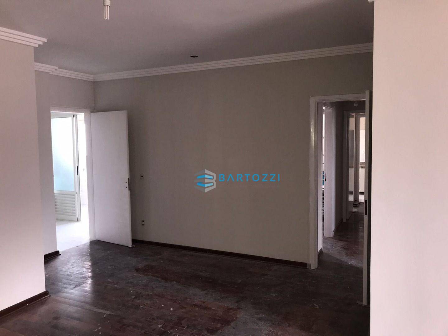 Apartamento à venda com 3 quartos, 150m² - Foto 1