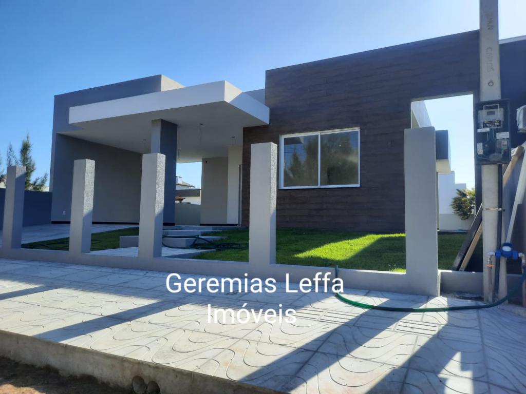 Casa à venda com 3 quartos, 141m² - Foto 1