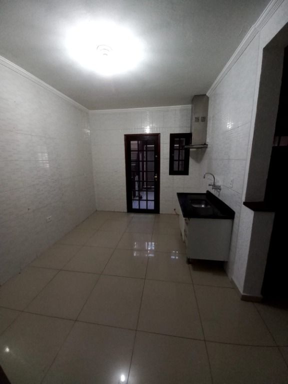 Sobrado à venda com 2 quartos, 75m² - Foto 8