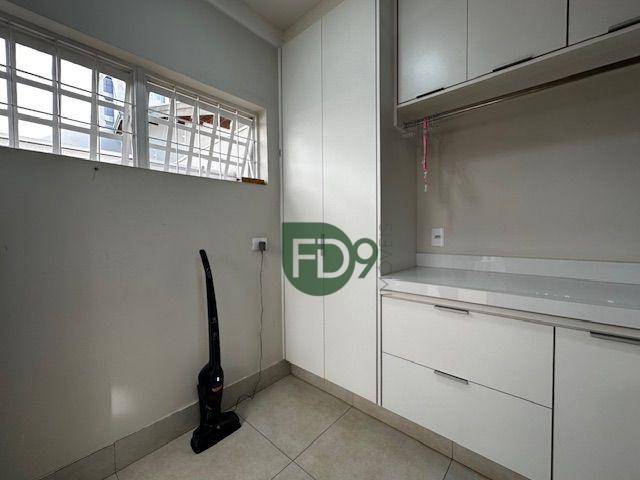 Casa à venda com 3 quartos, 310m² - Foto 30