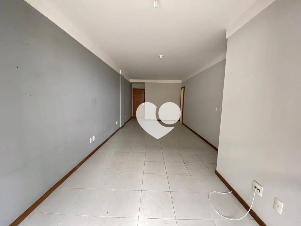 Apartamento à venda com 3 quartos, 100m² - Foto 2