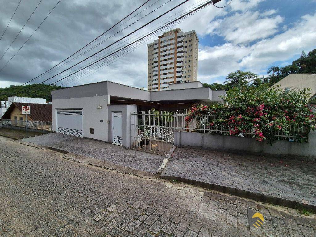 Casa para alugar com 3 quartos, 153m² - Foto 25