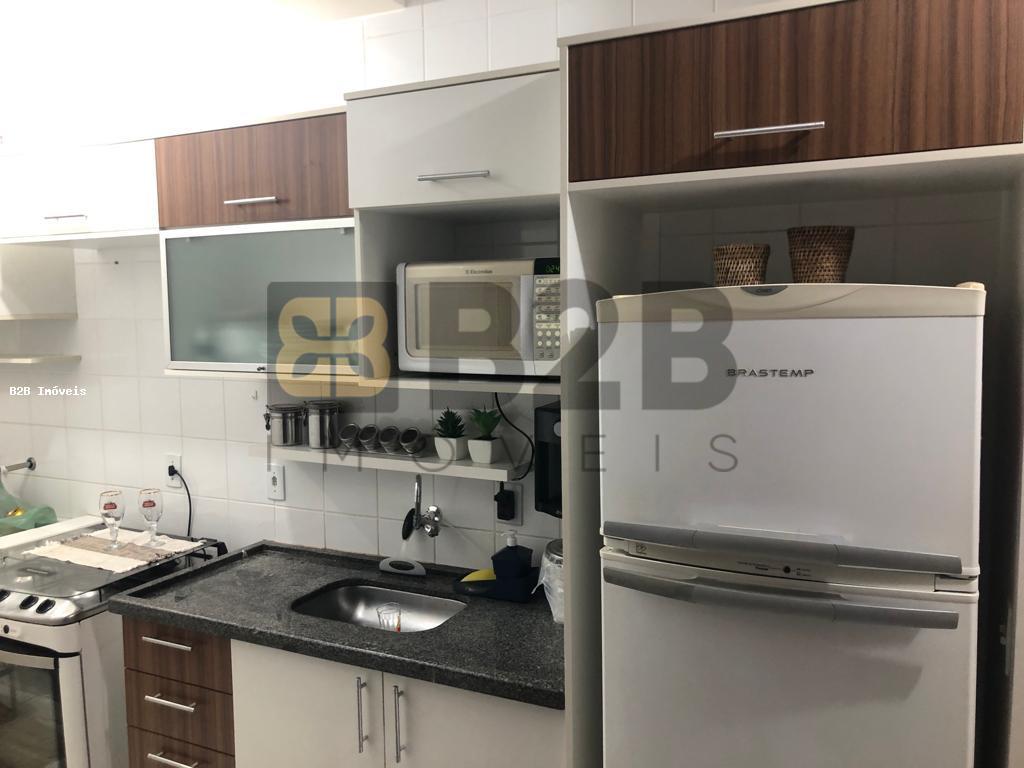 Apartamento à venda com 2 quartos, 65m² - Foto 2