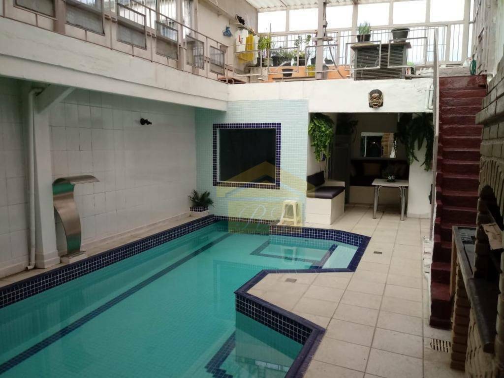 Sobrado à venda com 3 quartos, 190m² - Foto 1