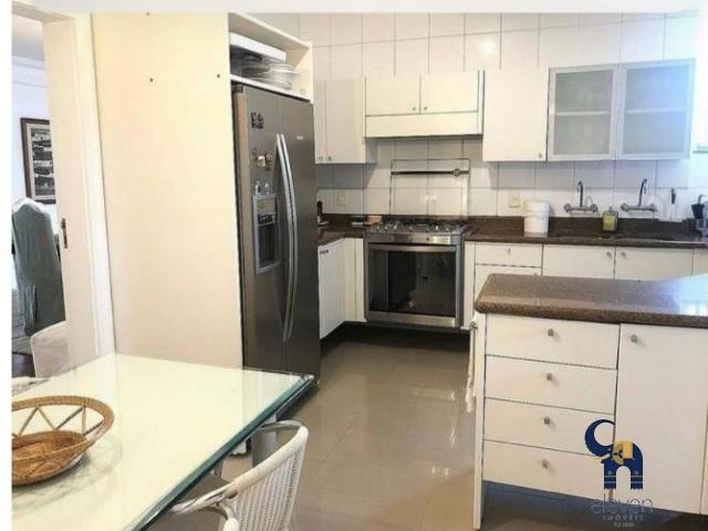 Apartamento à venda com 3 quartos, 217m² - Foto 10